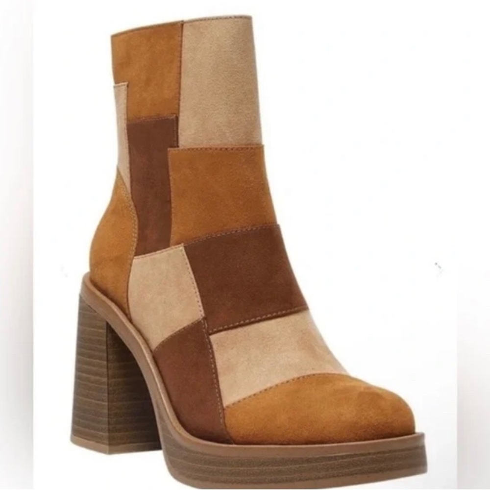 Universal Thread Brown Patchwork Platform Heel Boots